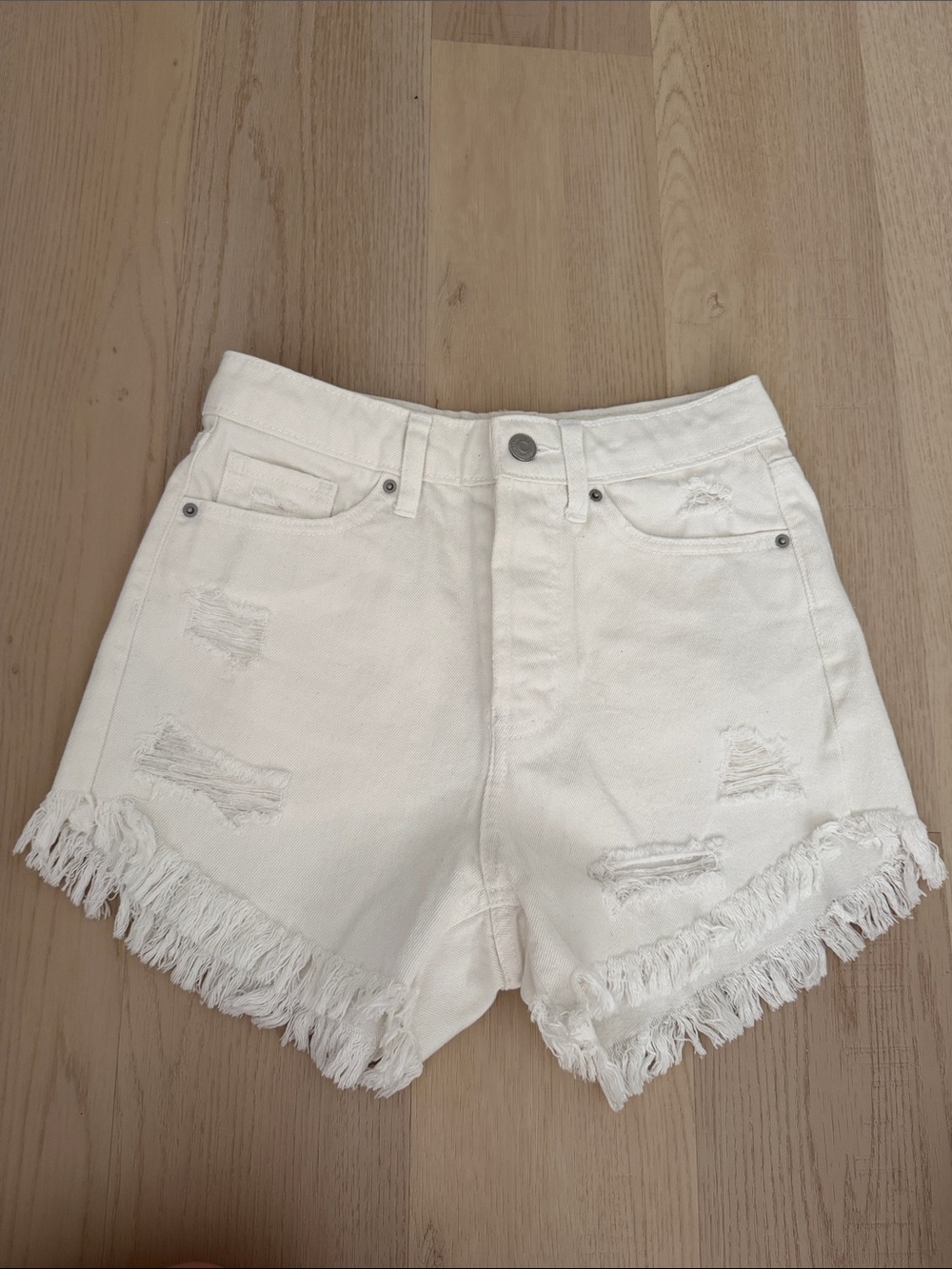 NWOT Wild Fable White Distressed Frayed Hem Denim Shorts Size 00
